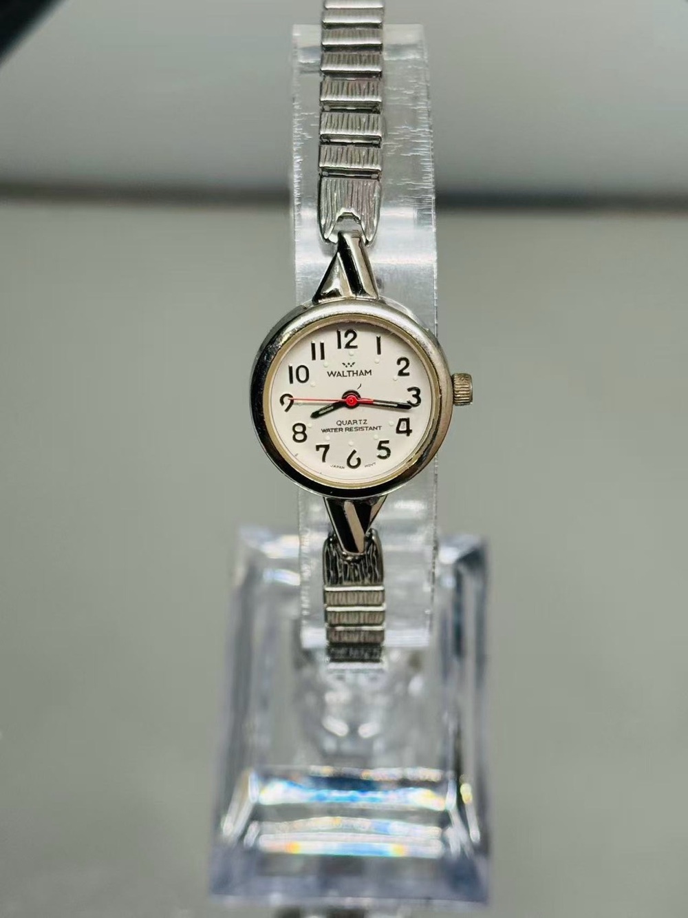 Vintage Waltham Ladies Quartz Watch 21mm Expansion Band New Battery Runs